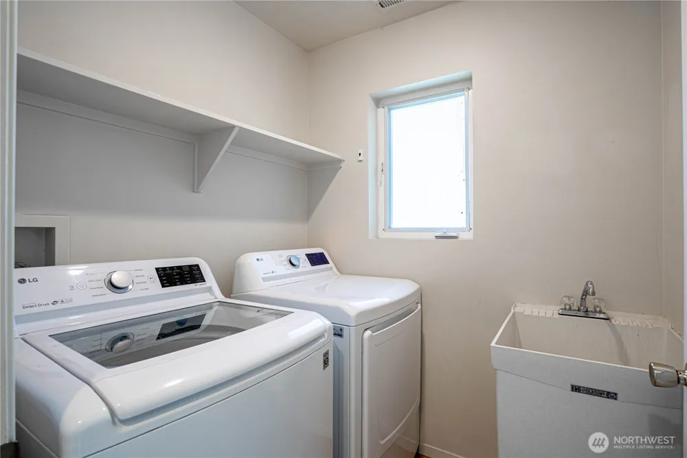 433 W Webster Avenue Chelan, WA 98816