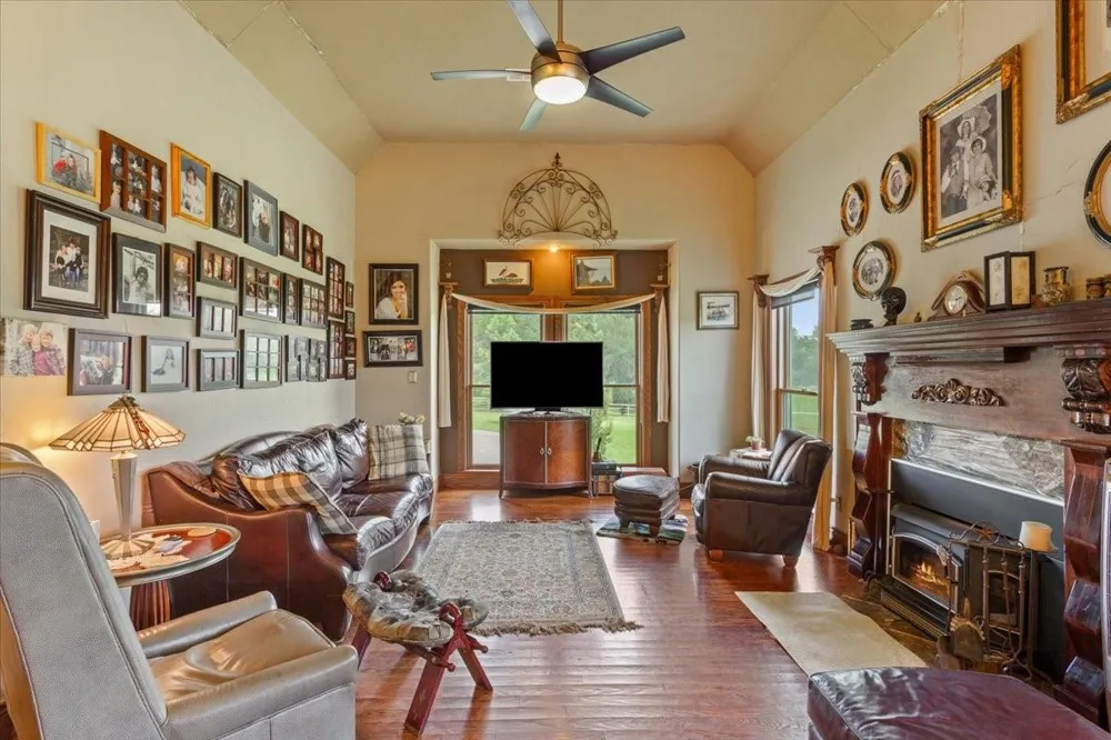 432 Lcr 456 Mexia, TX 76667