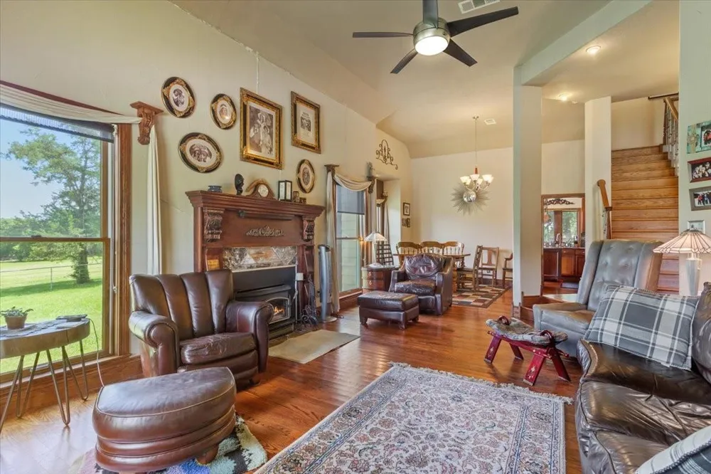 432 Lcr 456 Mexia, TX 76667