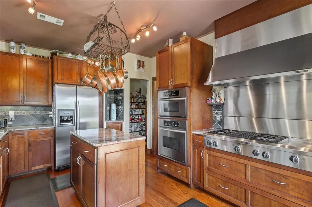 432 Lcr 456 Mexia, TX 76667