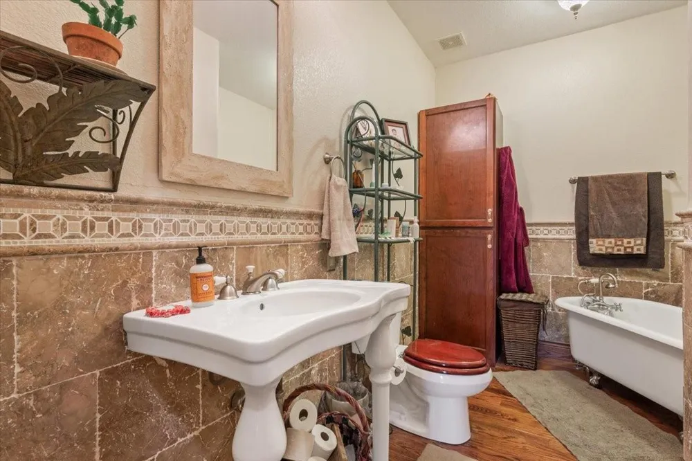 432 Lcr 456 Mexia, TX 76667