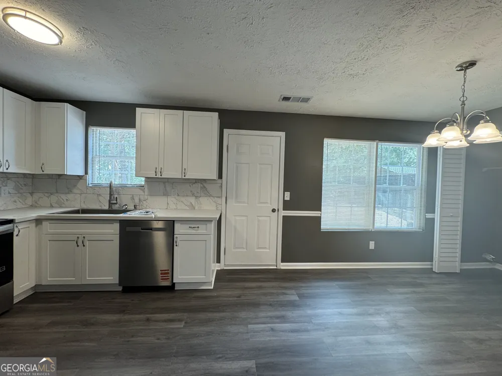 330 Crestfield CIR Covington, GA 30016