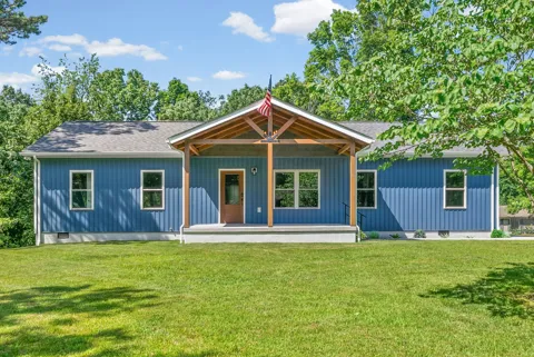 15 Locust Dr