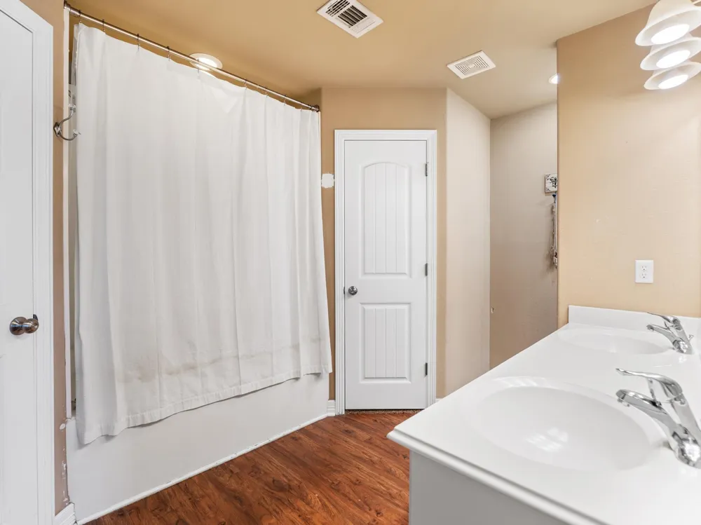 4804 Stingray Drive Bay City, TX 77414