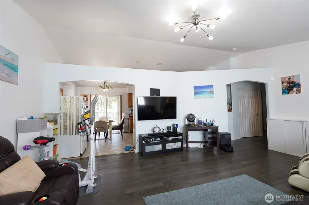 1903 O COURT SE Auburn, WA 98002