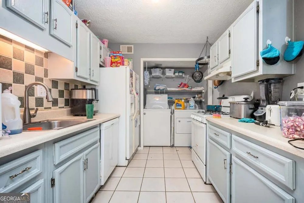1603 Vicksburg PL Sandy Springs, GA 30350