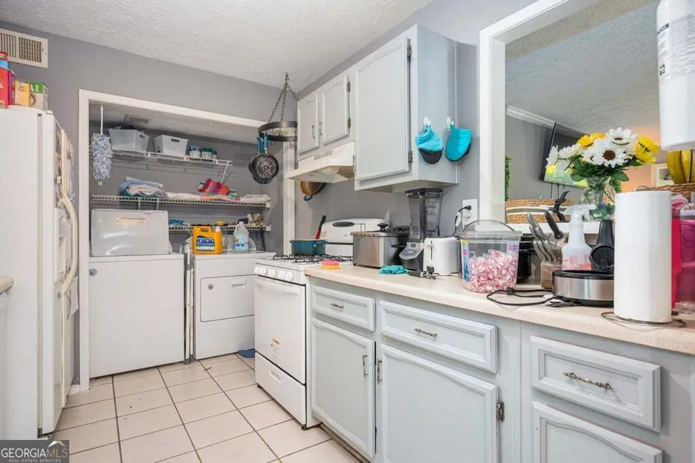 1603 Vicksburg PL Sandy Springs, GA 30350