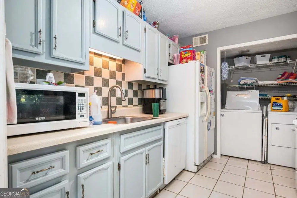 1603 Vicksburg PL Sandy Springs, GA 30350