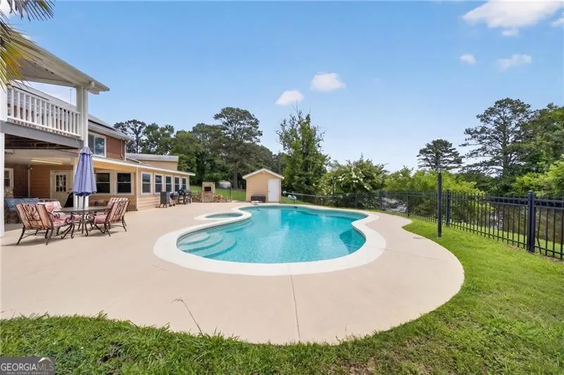 1378 Amber Stapp Studdard RD Social Circle, GA 30025