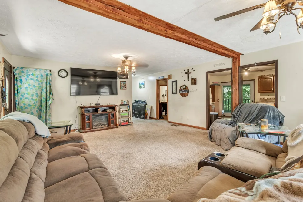 16600 Center Hill Dam Rd Silver Point, TN 38582