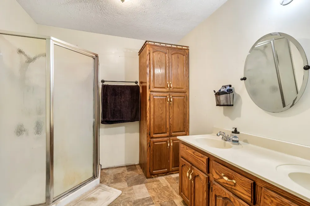 16600 Center Hill Dam Rd Silver Point, TN 38582