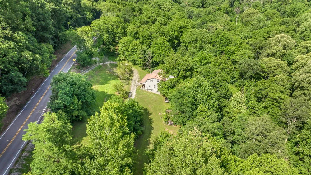 16600 Center Hill Dam Rd Silver Point, TN 38582