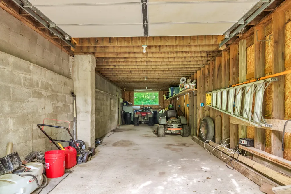 16600 Center Hill Dam Rd Silver Point, TN 38582