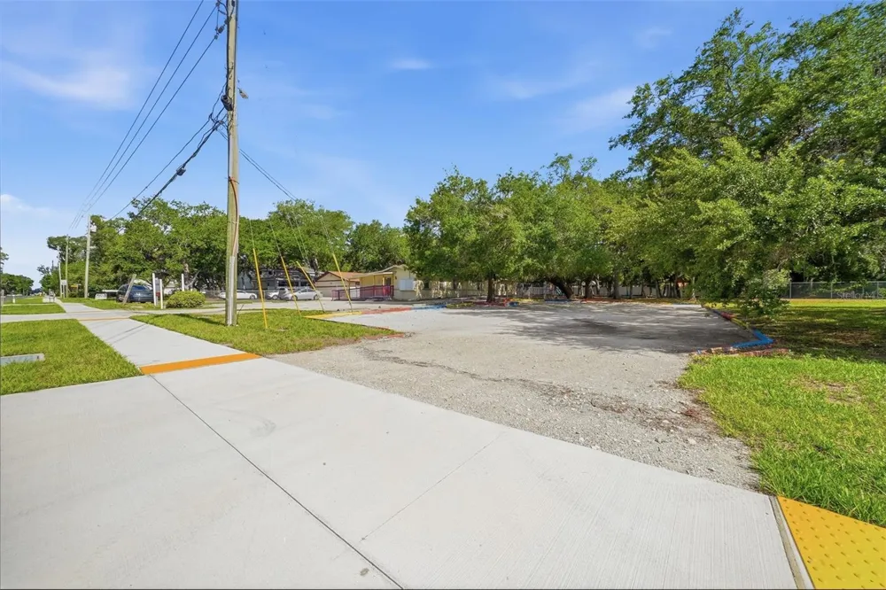 2886 WHITNEY ROAD Clearwater, FL 33760