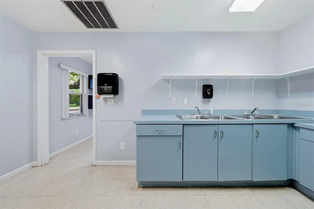 2886 WHITNEY ROAD Clearwater, FL 33760