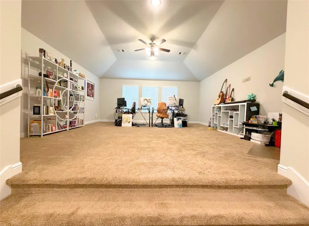 244 Upland Drive Waller, TX 77484