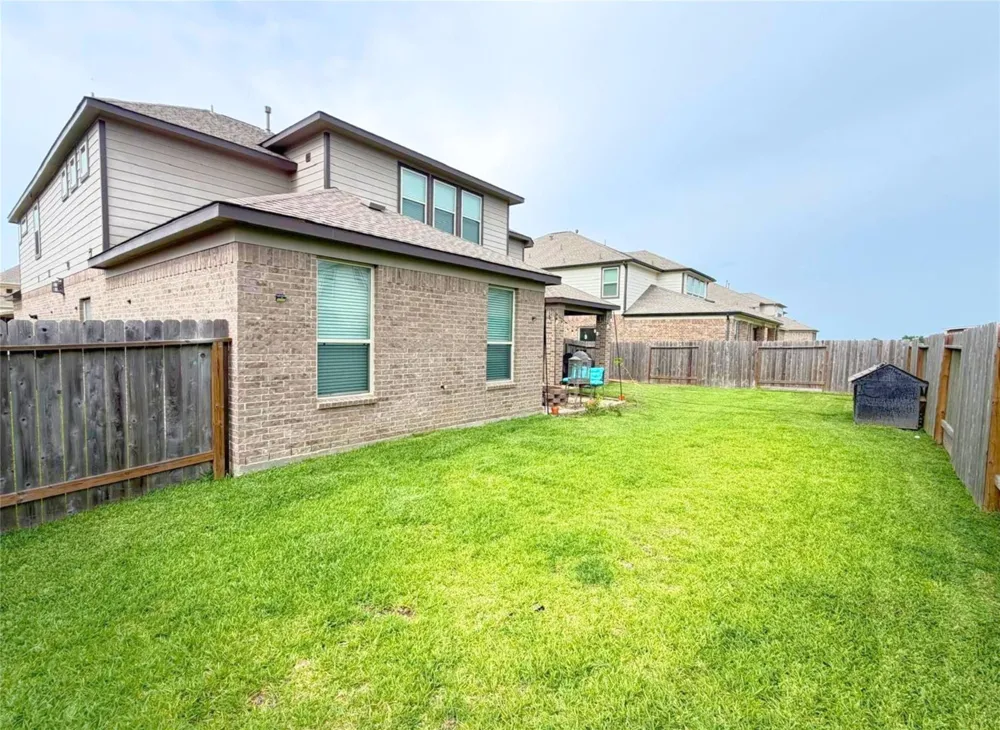 244 Upland Drive Waller, TX 77484