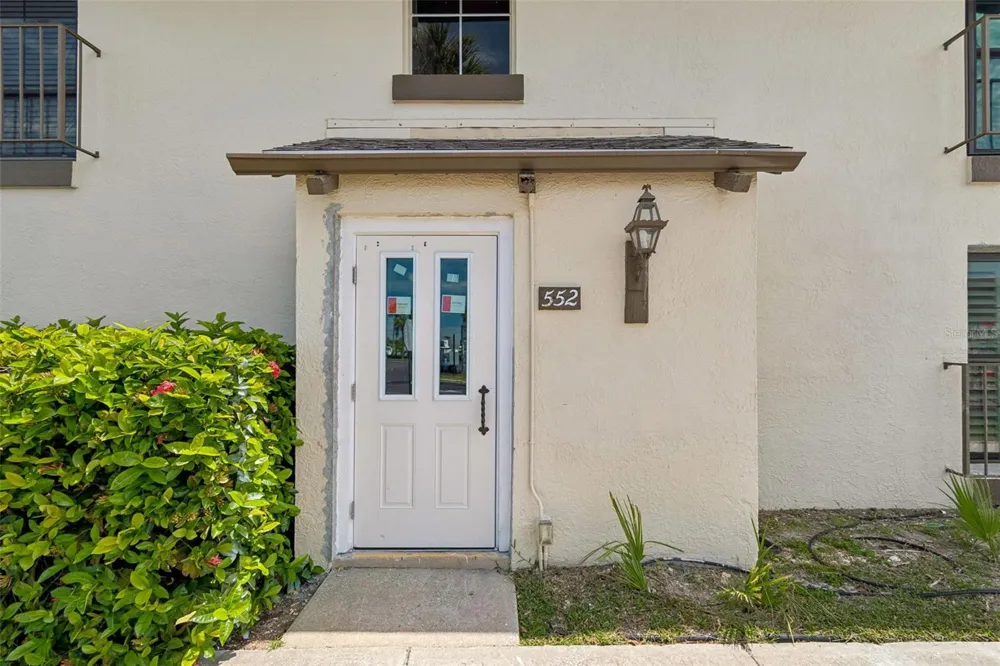 552 PLAZA SEVILLE COURT #97 Treasure Island, FL 33706