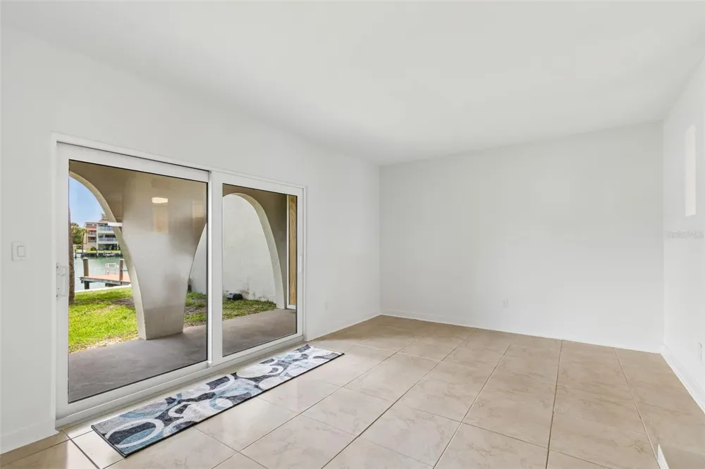 552 PLAZA SEVILLE COURT #97 Treasure Island, FL 33706