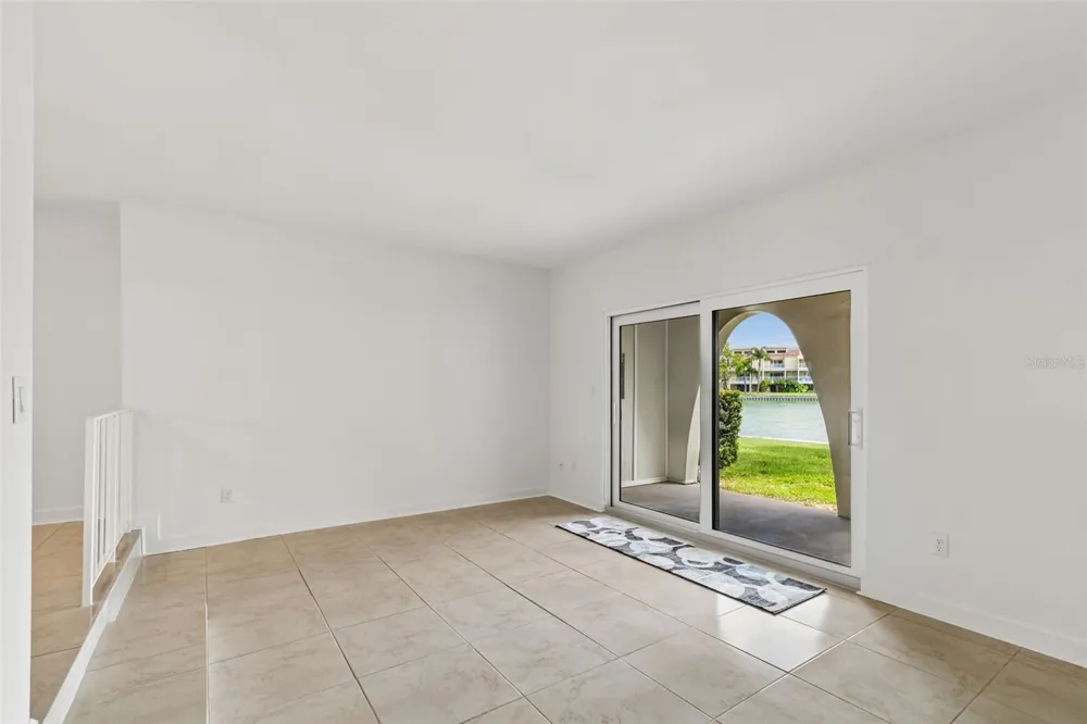 552 PLAZA SEVILLE COURT #97 Treasure Island, FL 33706