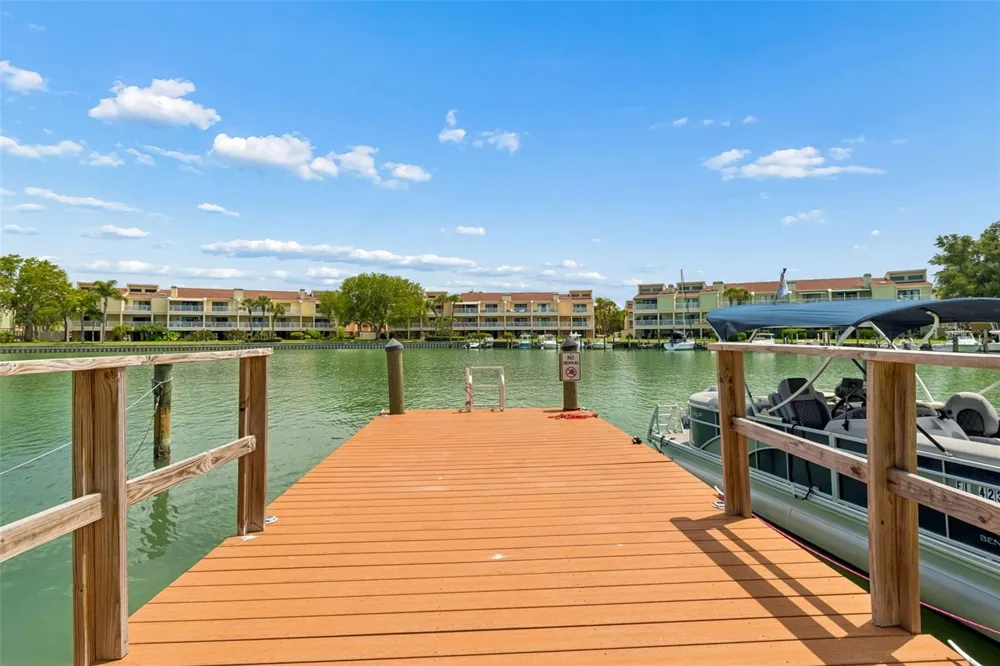 552 PLAZA SEVILLE COURT #97 Treasure Island, FL 33706