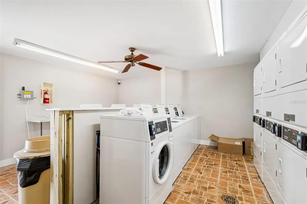 552 PLAZA SEVILLE COURT #97 Treasure Island, FL 33706