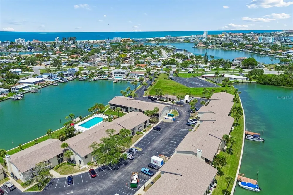552 PLAZA SEVILLE COURT #97 Treasure Island, FL 33706
