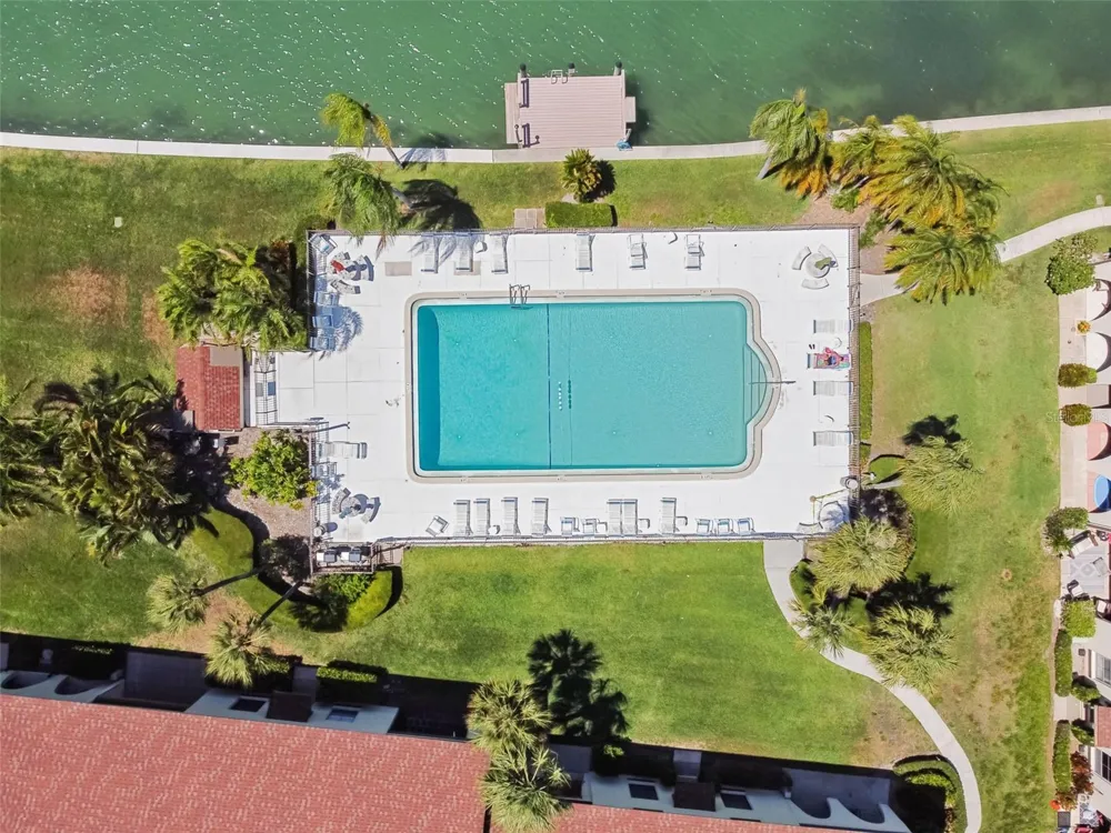 552 PLAZA SEVILLE COURT #97 Treasure Island, FL 33706