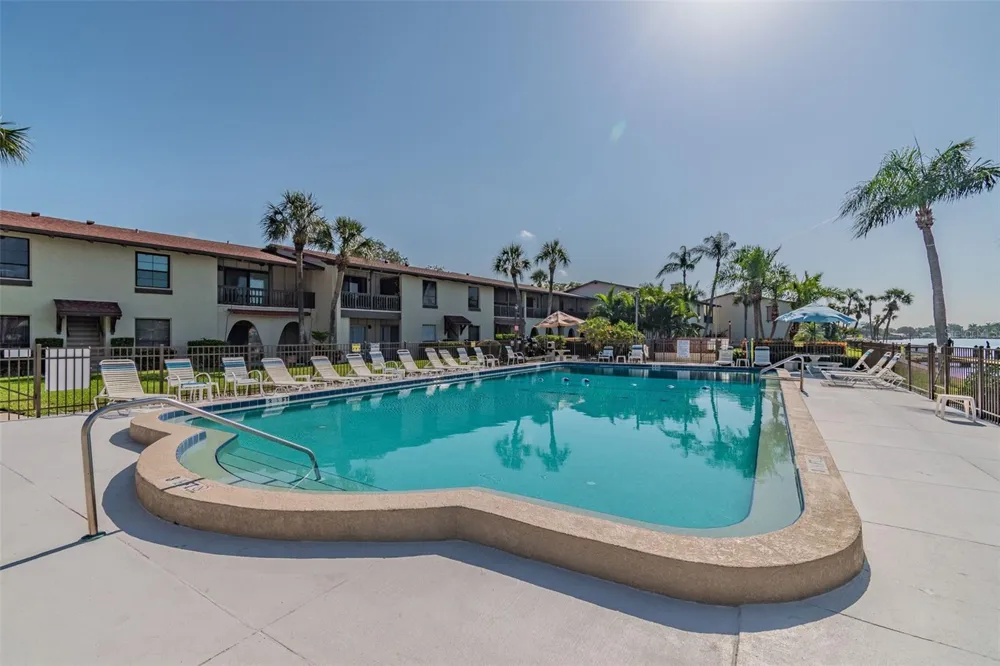 552 PLAZA SEVILLE COURT #97 Treasure Island, FL 33706