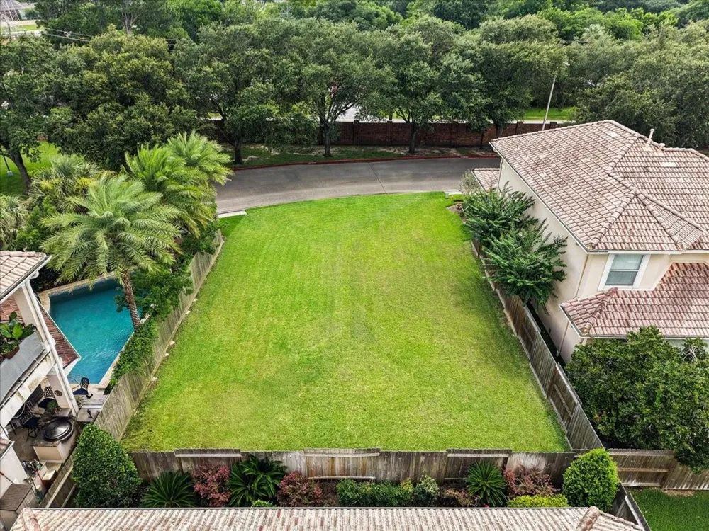 403 Waterford Way Kemah, TX 77565