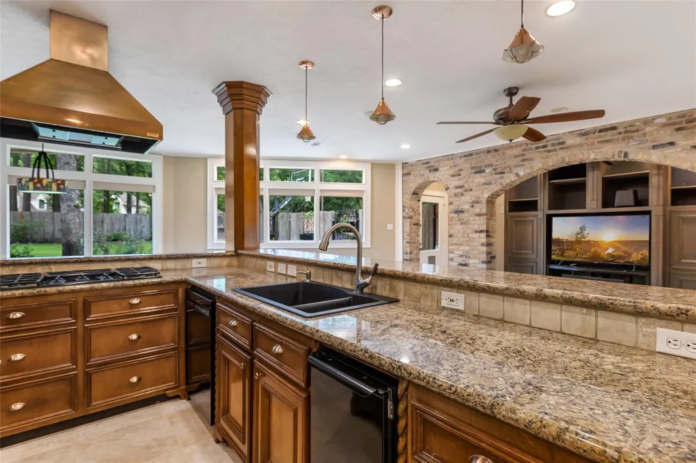 2515 Kings Forest Drive Kingwood, TX 77339
