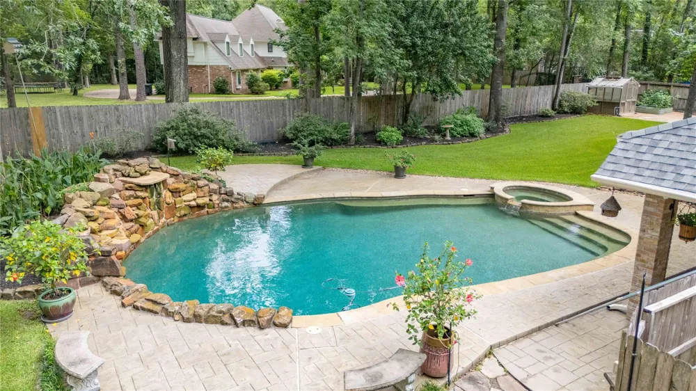 2515 Kings Forest Drive Kingwood, TX 77339