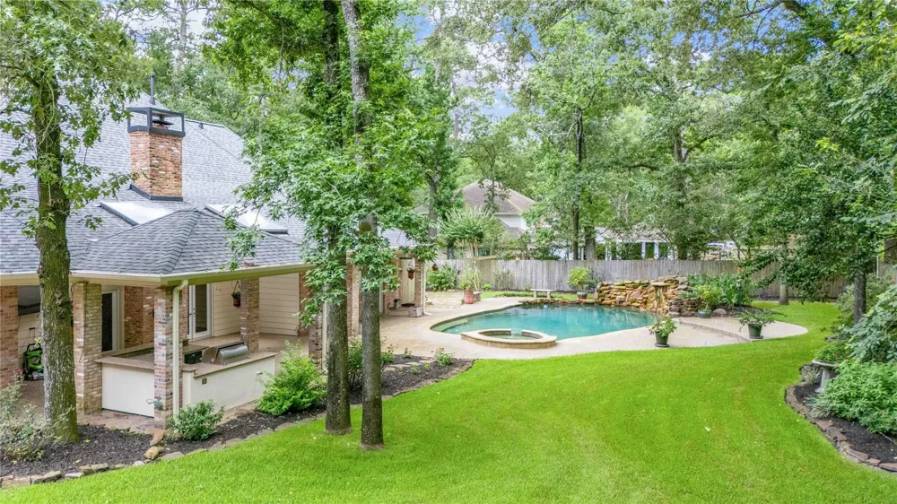 2515 Kings Forest Drive Kingwood, TX 77339