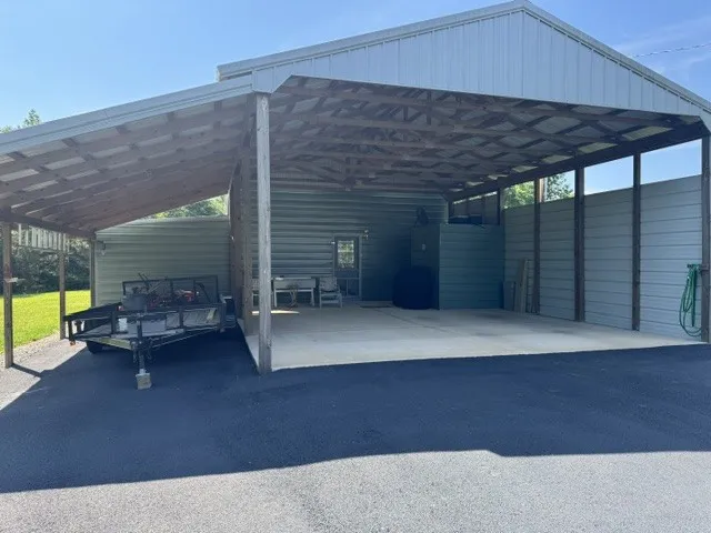 479 Horseshoe Bend Rd Linden, TN 37096
