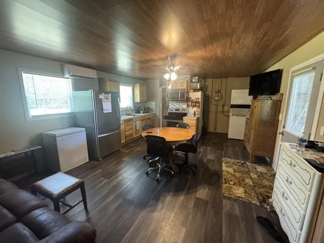 479 Horseshoe Bend Rd Linden, TN 37096
