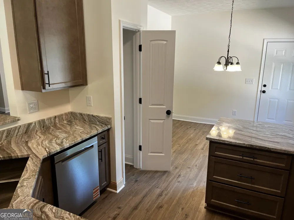 1956 Cochran Ridge RD Hiram, GA 30141