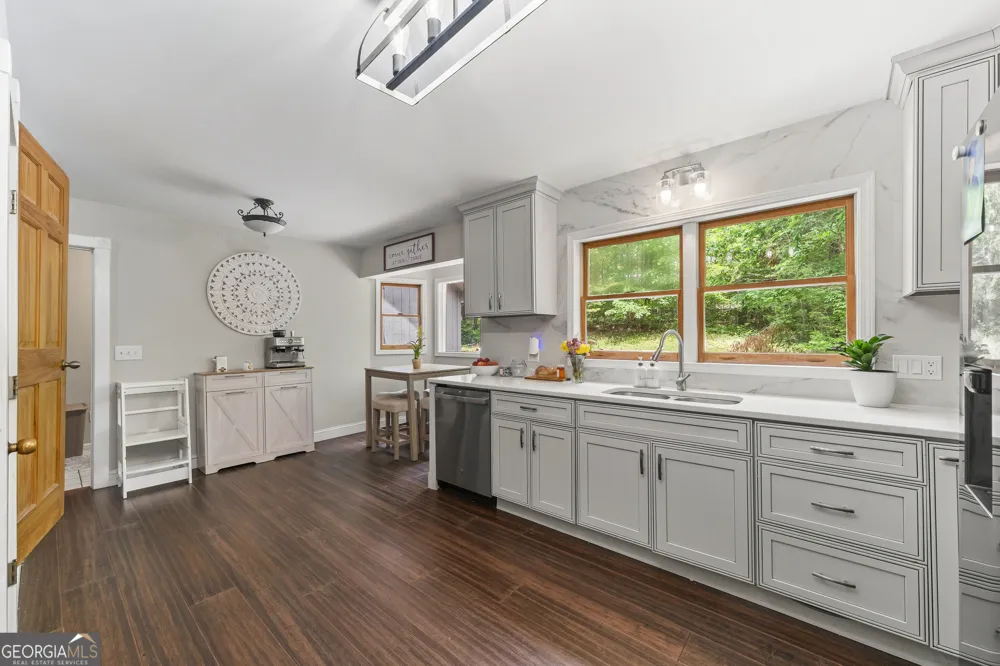 262 Patrick Ln Helen, GA 30545