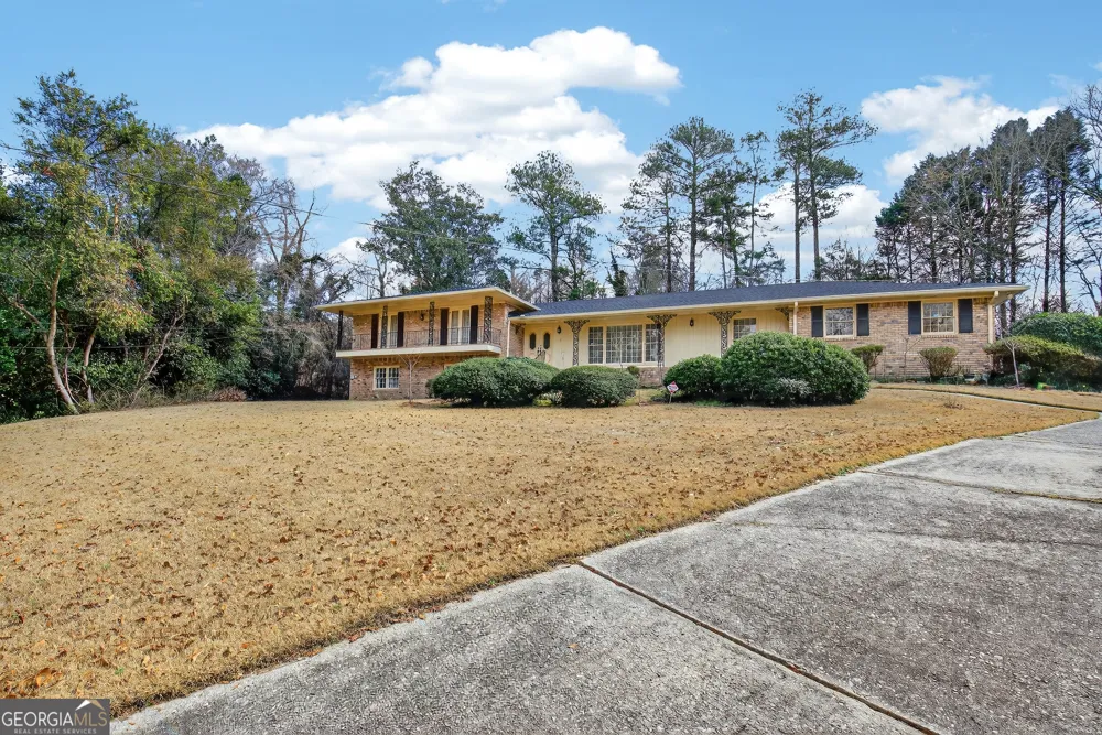 2064 Adriatic DR Conyers, GA 30012