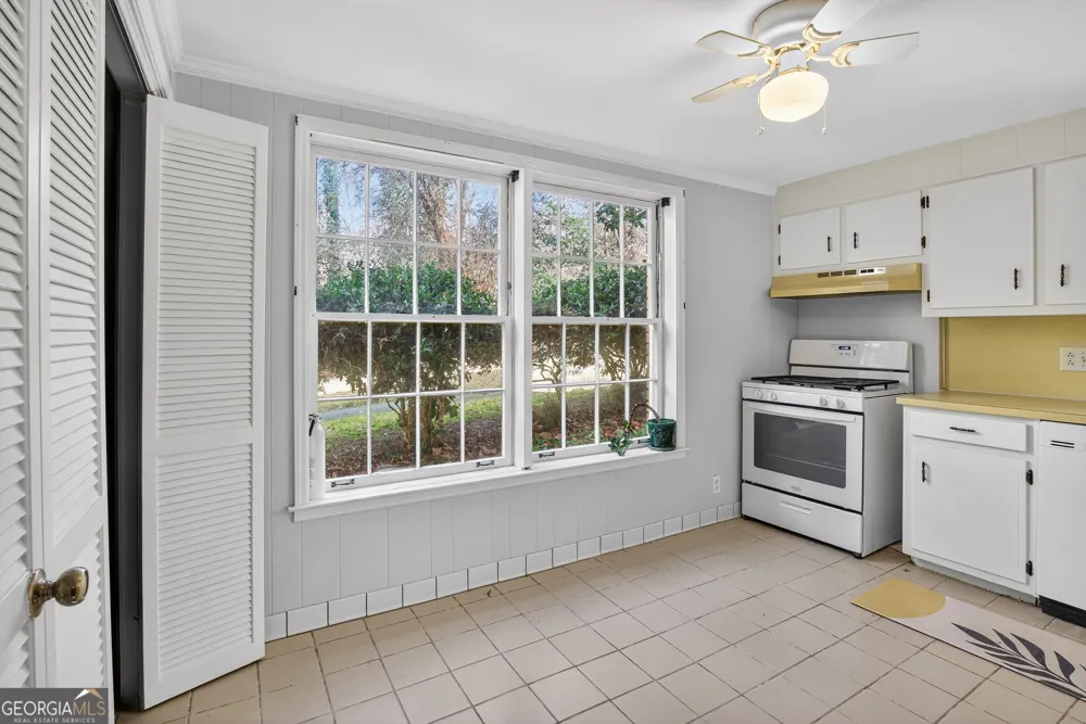 2064 Adriatic DR Conyers, GA 30012