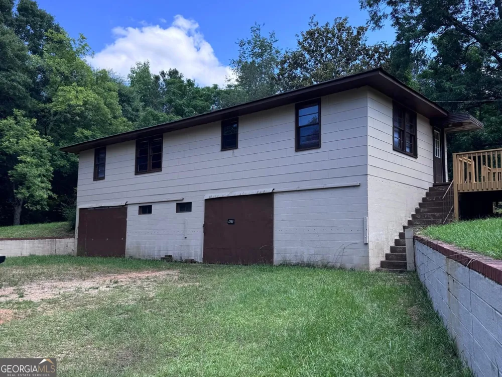 427 Dripping Rock RD Molena, GA 30258