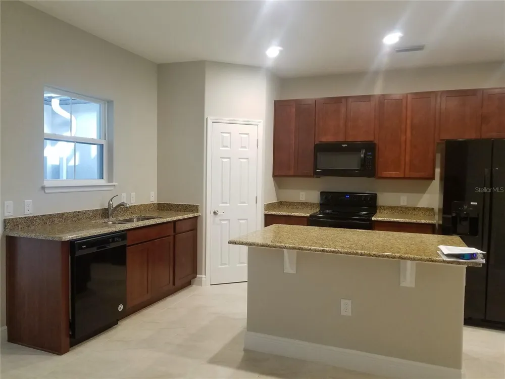 8504 MAGNIFICENT LANE Groveland, FL 34736