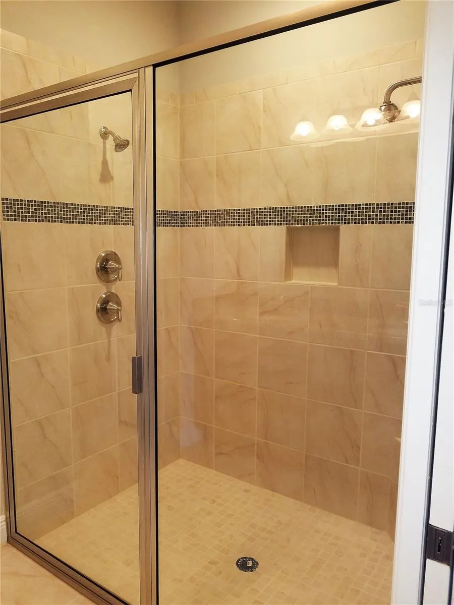 8504 MAGNIFICENT LANE Groveland, FL 34736