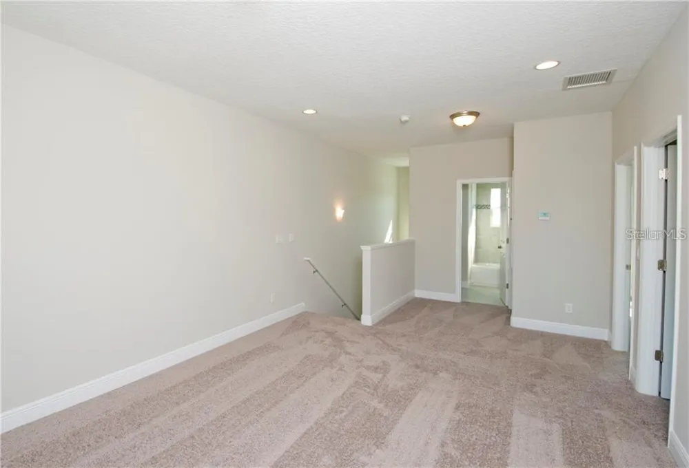 8504 MAGNIFICENT LANE Groveland, FL 34736