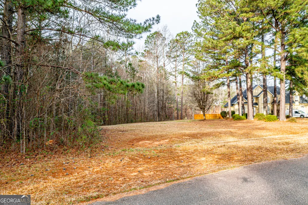 415 Darren Carson LN Gray, GA 31032