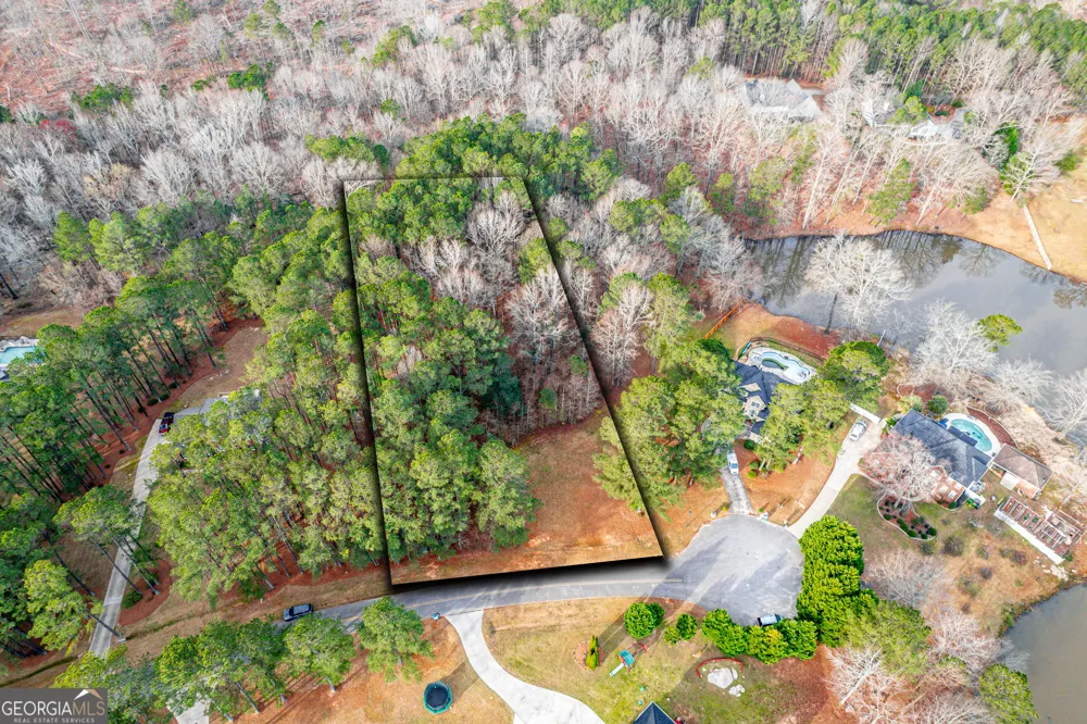 415 Darren Carson LN Gray, GA 31032