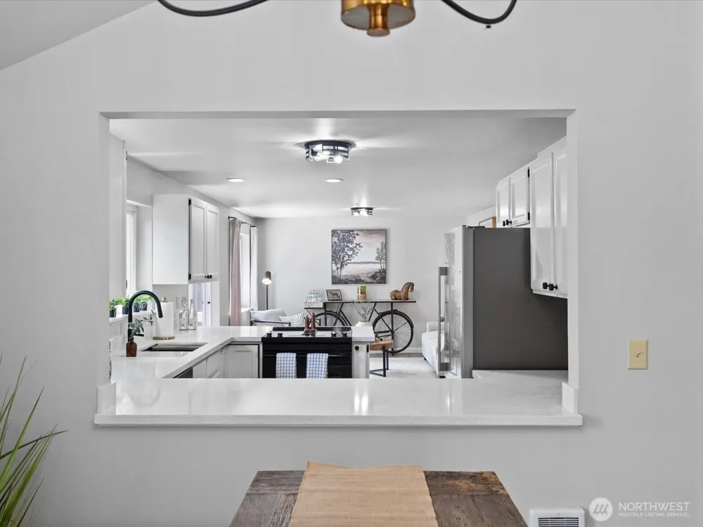 15931 2nd Place W Lynnwood, WA 98087