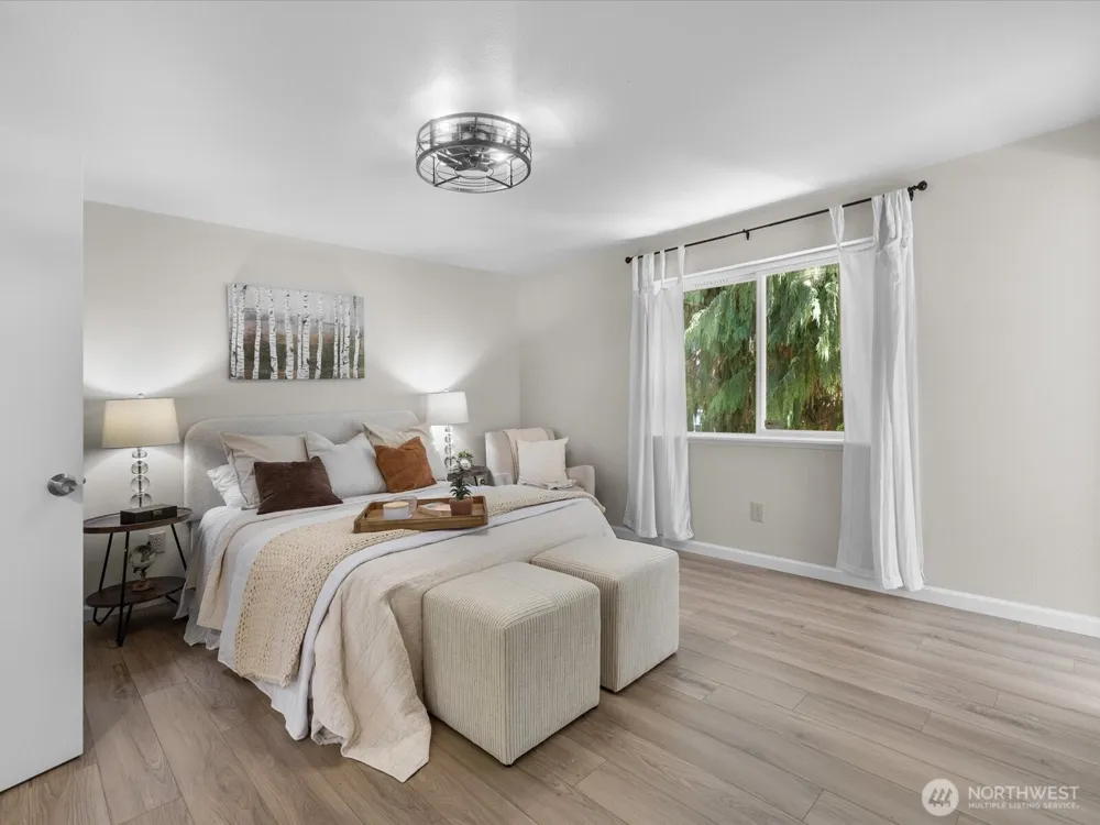 15931 2nd Place W Lynnwood, WA 98087