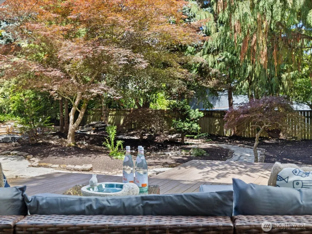 15931 2nd Place W Lynnwood, WA 98087