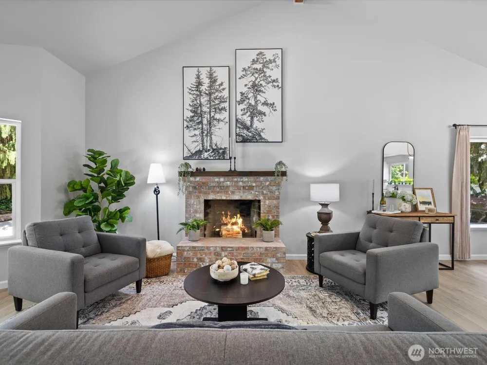 15931 2nd Place W Lynnwood, WA 98087