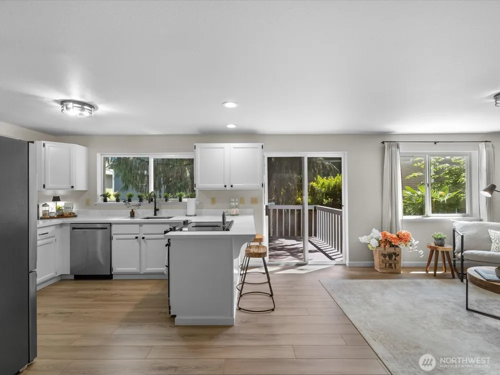 15931 2nd Place W Lynnwood, WA 98087